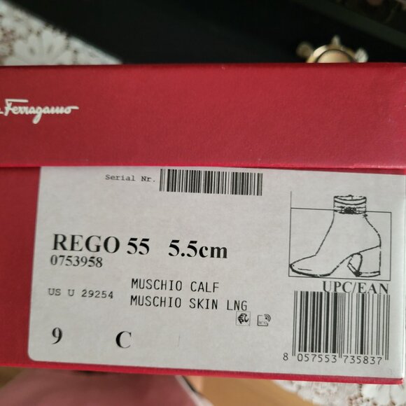 Beautiful Salvatore Ferragamo Booties, like new!  Size 9 - Picture 6 of 8